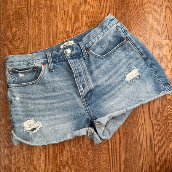 Madewell Pants - MADEWELL Curvy Relaxed Denim Shorts Blue Jean Distressed Cut Off Button Fly 29